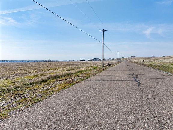 4th image of 20285 Stewart Rd