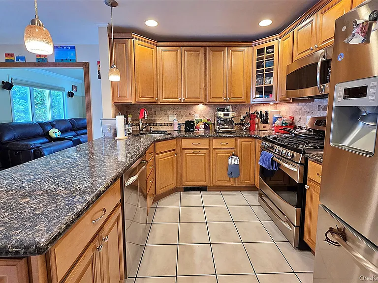 110 Briarwood Ln — Photo 13