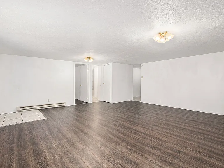 2 bed, 1.0 bath, $800 — Photo 2
