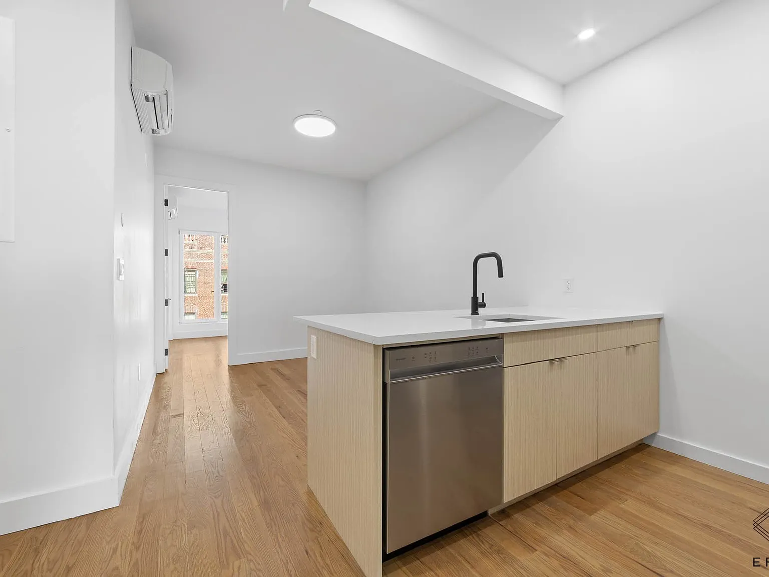 56 East 21st Street — Photo 2