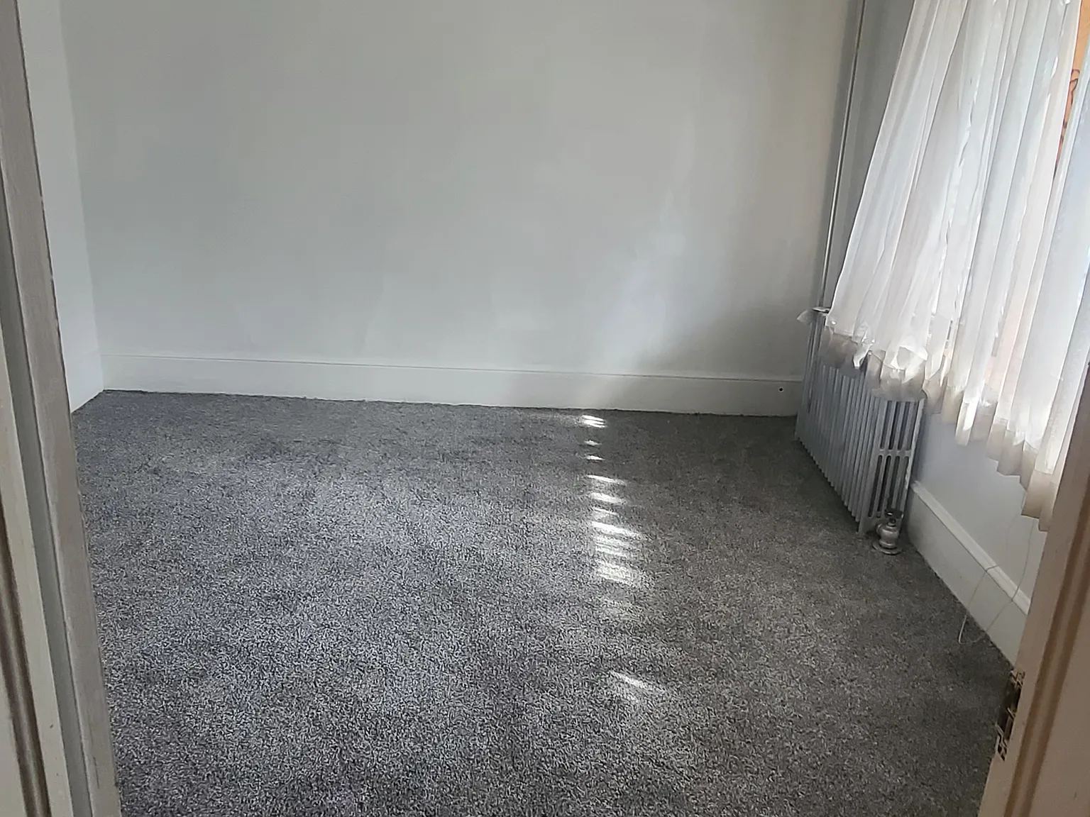 3 bed, 1100 sqft, $1,400 — Photo 3