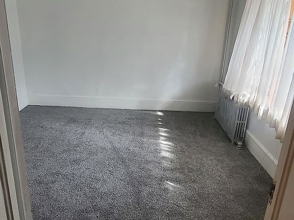 3rd image of 48 Chestnut St