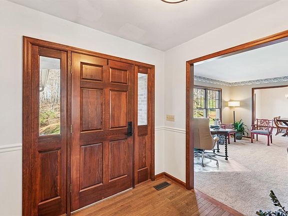 3rd image of 3274 Cherryview Ct