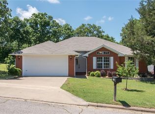915 Laurel Dr, Greenwood, AR 72936