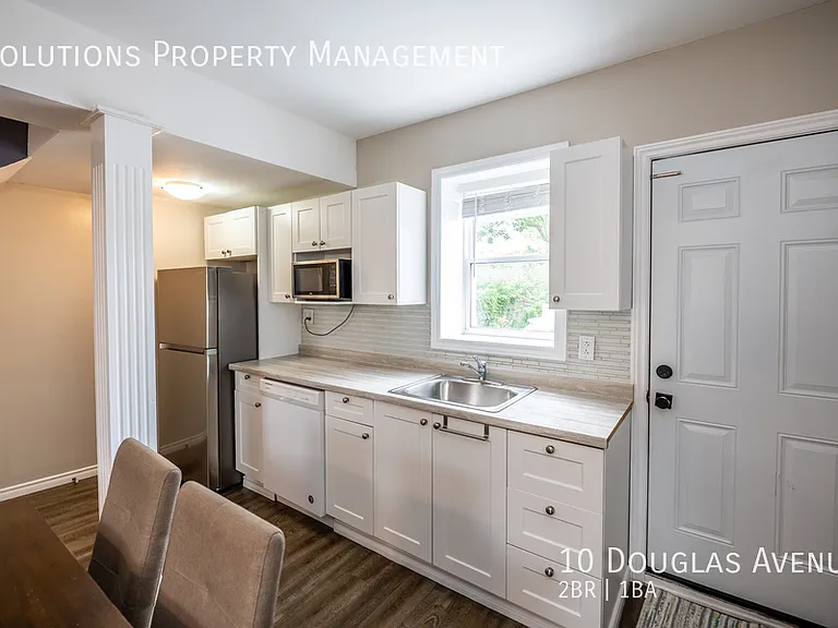 10 Douglas Ave — Photo 5