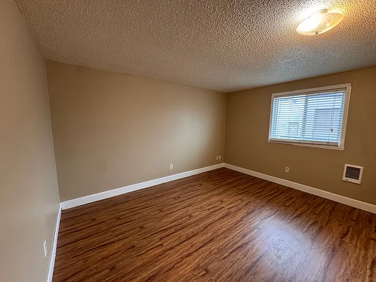 3015 E Central Apts — Photo 13