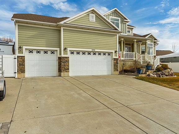 2nd image of 3232 N Redtail Way