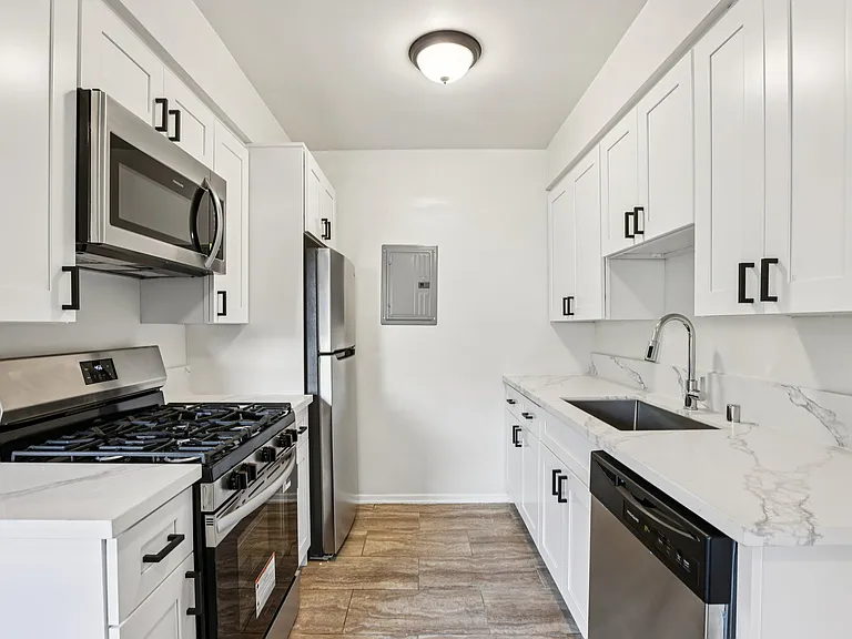 6205 8th Ave — Photo 9