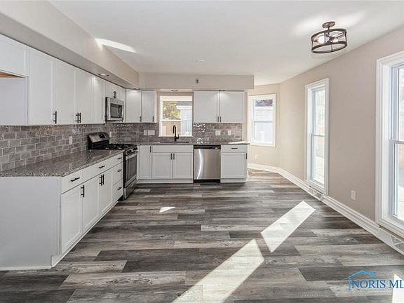 4th image of 805 National Ave