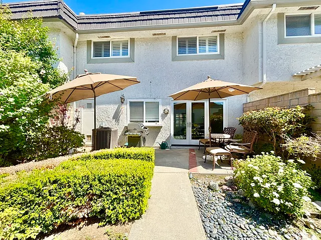 5035 Hampton Ct — Photo 23
