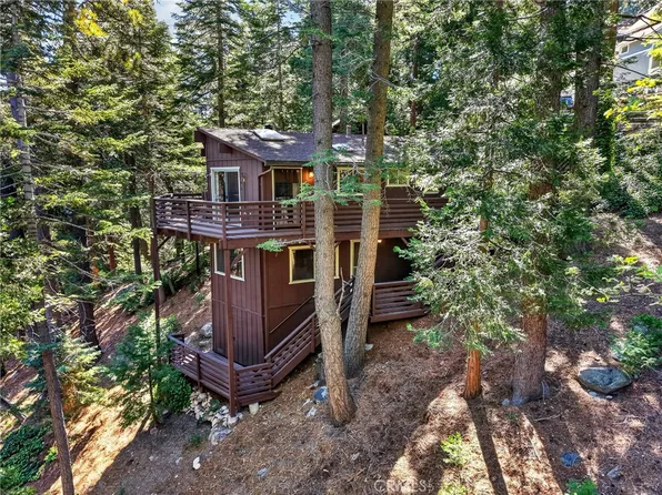 526 Rose Ln, Twin Peaks, CA 92391