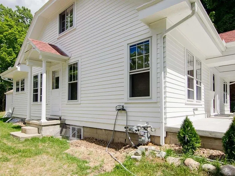 1435 Broadway St — Photo 4