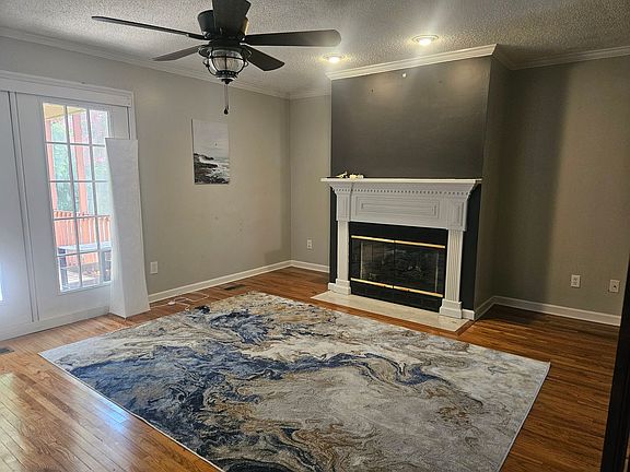 4th image of 734 Concord Farms Ln