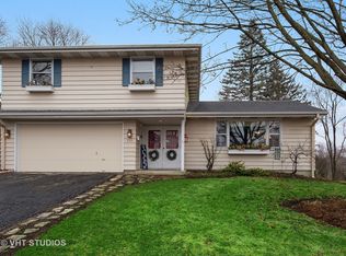 335 W Margaret Ter, Cary, IL 60013