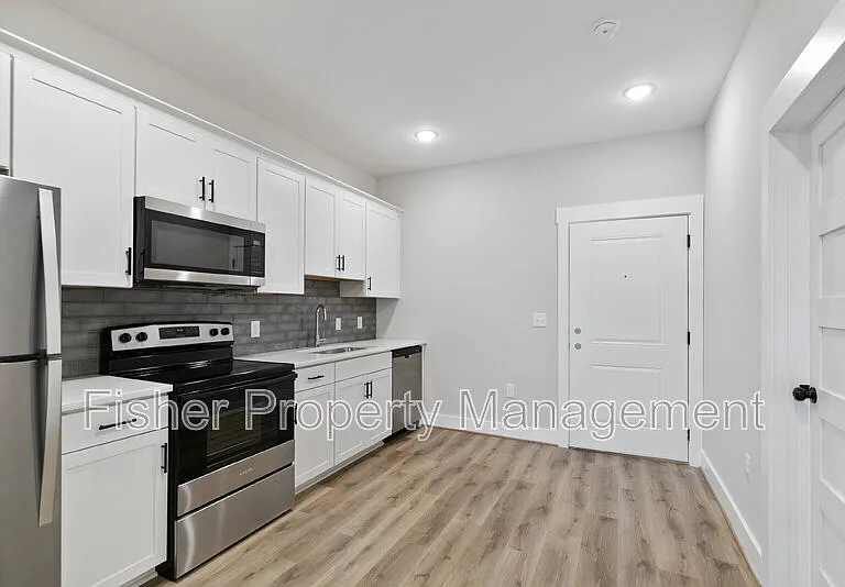 2200 Carrington St #301 — Photo 4