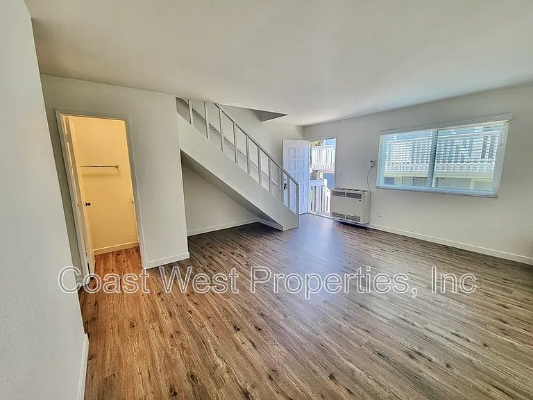 1178 Cypress Ave — Photo 7