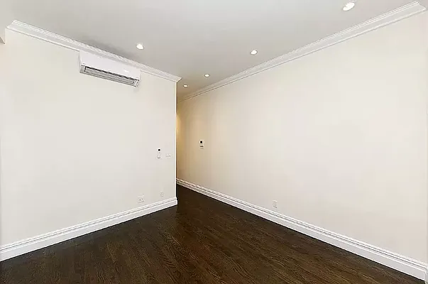 Rented by Avenues Real Estate | media 16