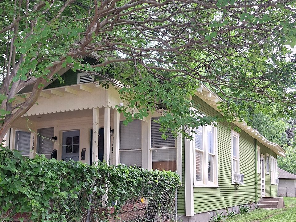 It's the unit on the right