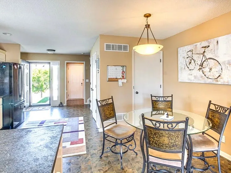 2230 SW Suncatcher Rd — Photo 5