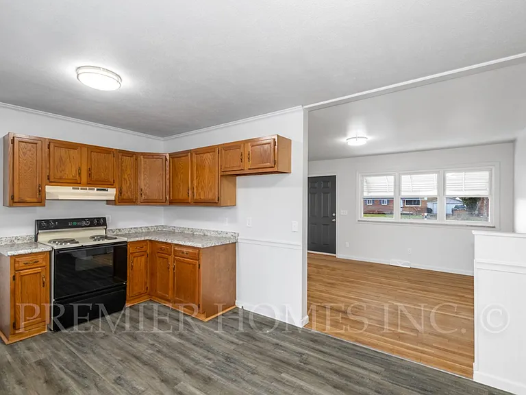 3812 Root Ave NE — Photo 6