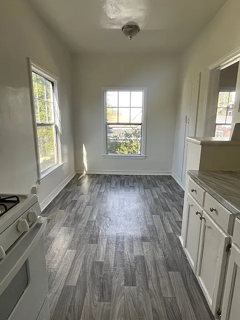 Building Photo - 2329 Crenshaw Blvd #207