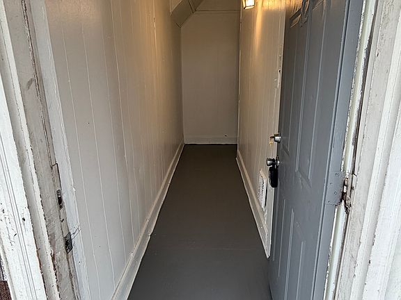 2nd image of 82 Robinson St #1