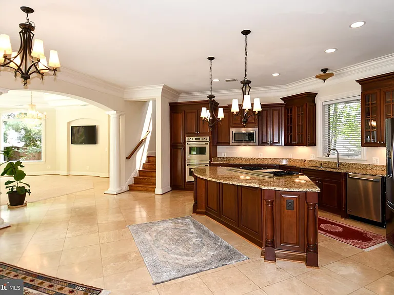 7104 Old Dominion Dr — Photo 22