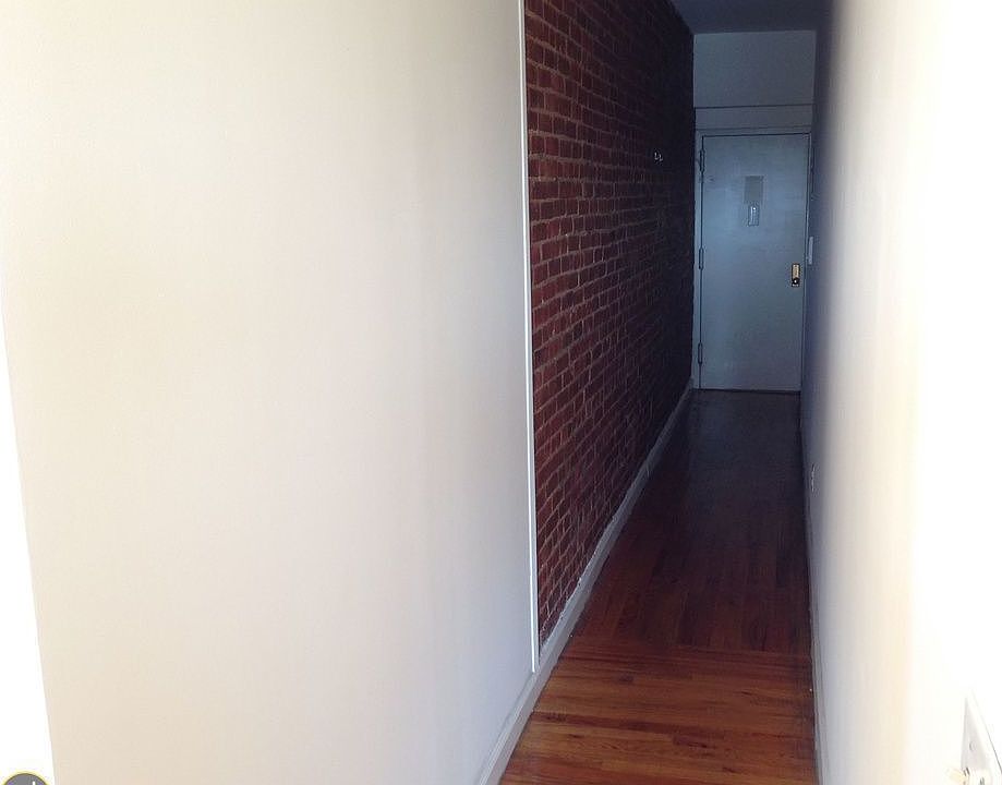 1st image of 3548 Steinway St APT 4