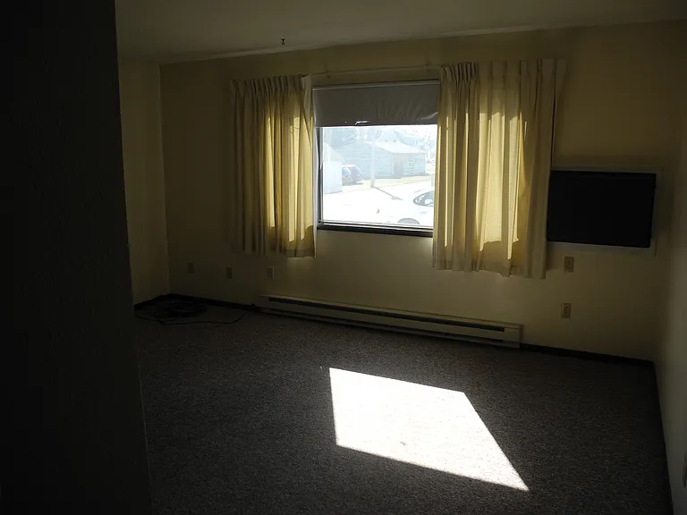 208 E Jay St #2 — Photo 6