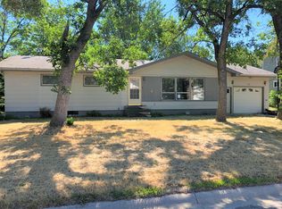 64 6th Ave N, Ellendale, ND 58436