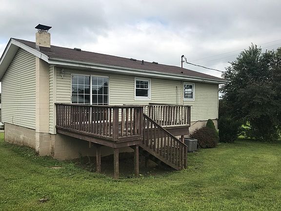 5th image of 70 Lois Ave