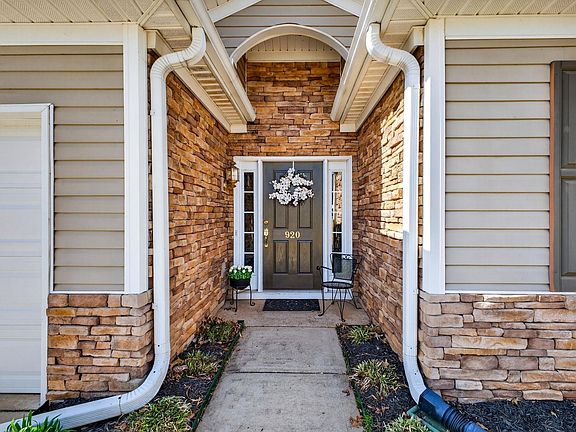 3rd image of 920 Medora Dr
