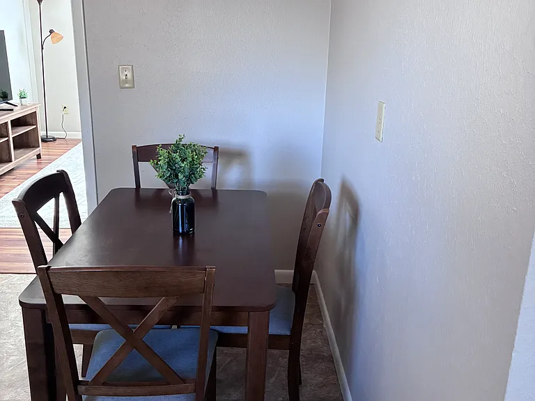 1026 N Jefferson St #B — Photo 6
