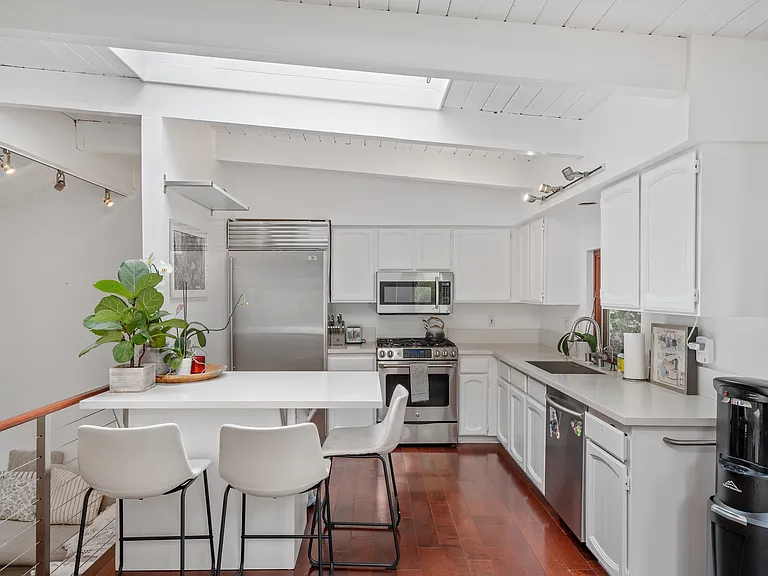10013 Westwanda Dr — Photo 10