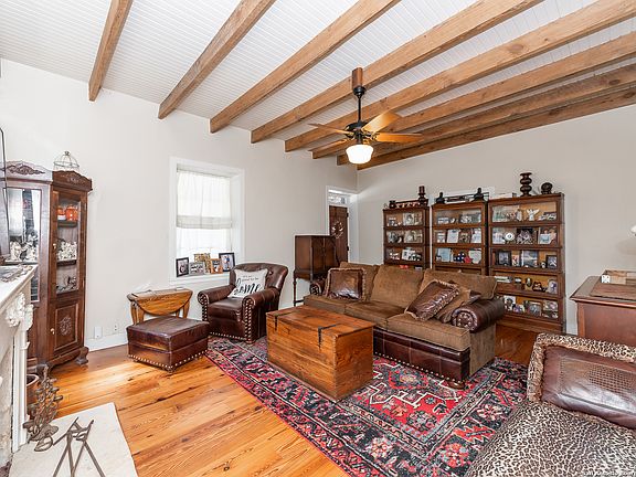 4th image of 811 Mexico St
