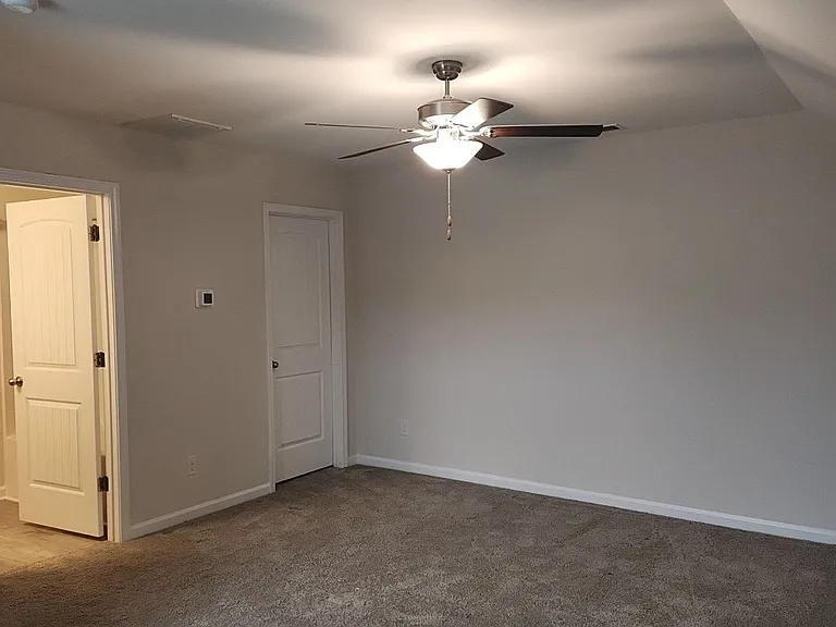 497 Hillsborough Dr — Photo 30