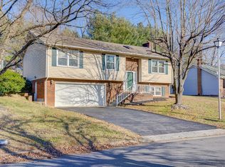 139 Spring Grove Dr, Vinton, VA 24179