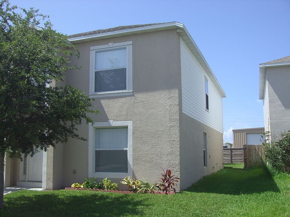 2nd image of 2305 Canopy Dr