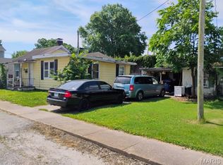 213 N Van Buren St, New Athens, IL 62264