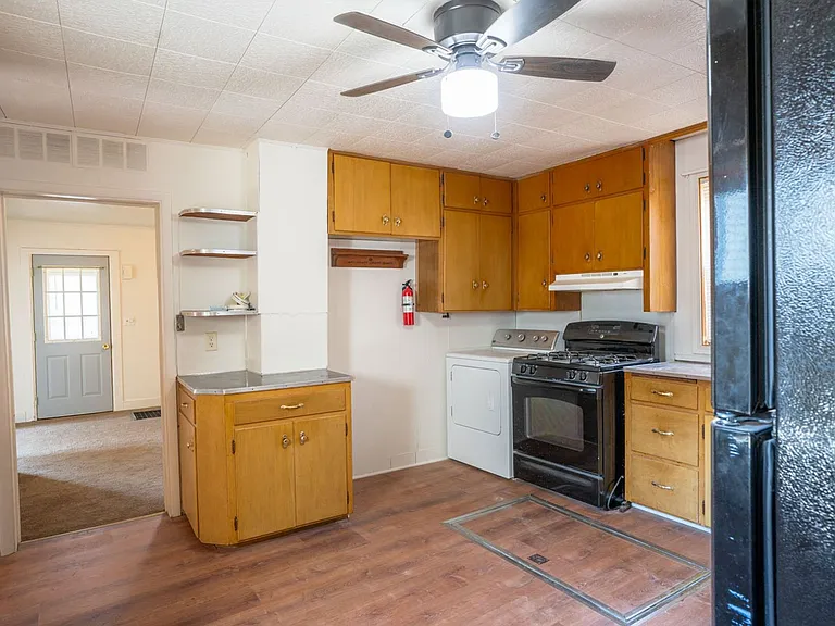 1227 Green Bay St — Photo 13