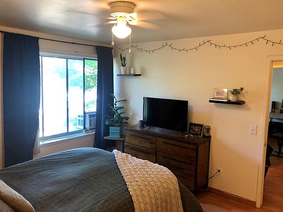 5th image of 819 Brown St #4