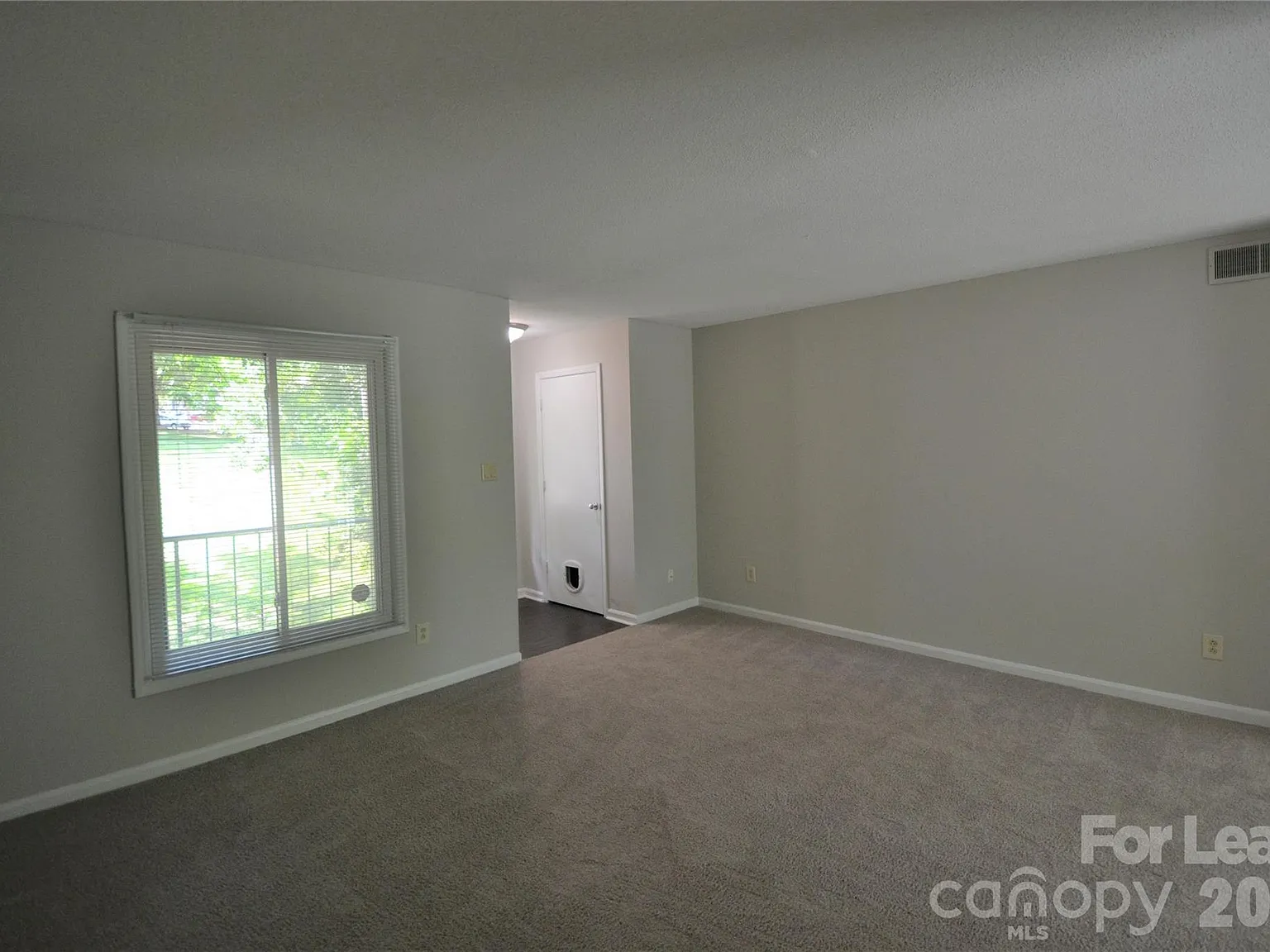 1 bed, 1.0 bath, 667 sqft, $1,200 — Photo 4
