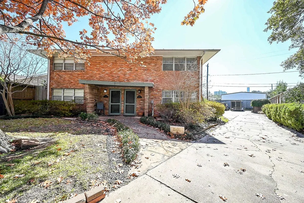 Building Photo - 2821 Eastgrove Ln