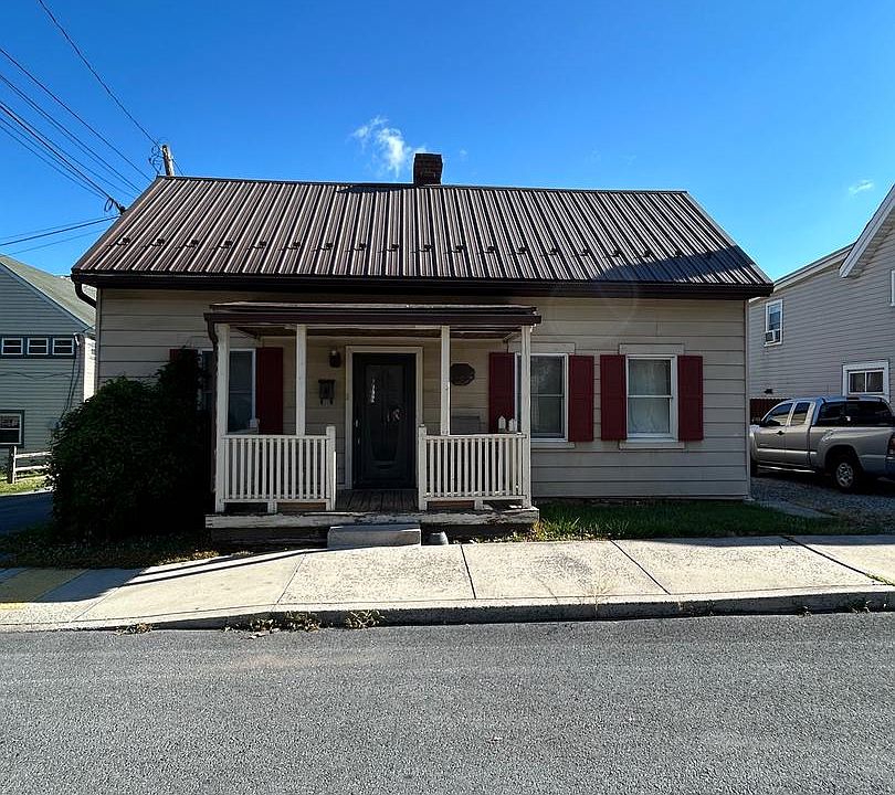 1st image of 245 E Liberty St