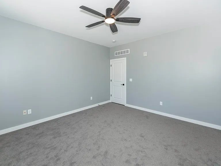 5395 Plymouth Rd — Photo 31