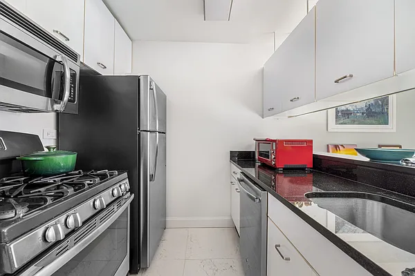 Rented by Berkshire Hathaway HomeServices New York Properties | media 16
