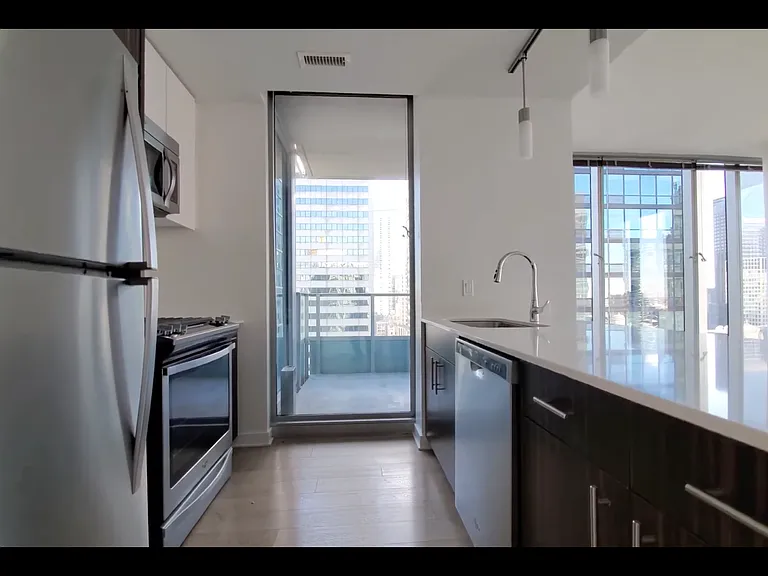 100 N Garland Ct #2810 — Photo 2