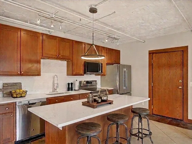 78 Watson St #8 — Photo 3