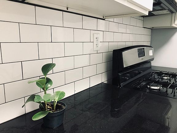 4th image of 194 Kensington Ave #104