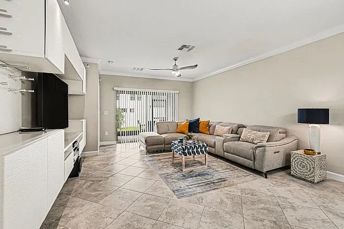 10462 Weldon Cork Way — Photo 4